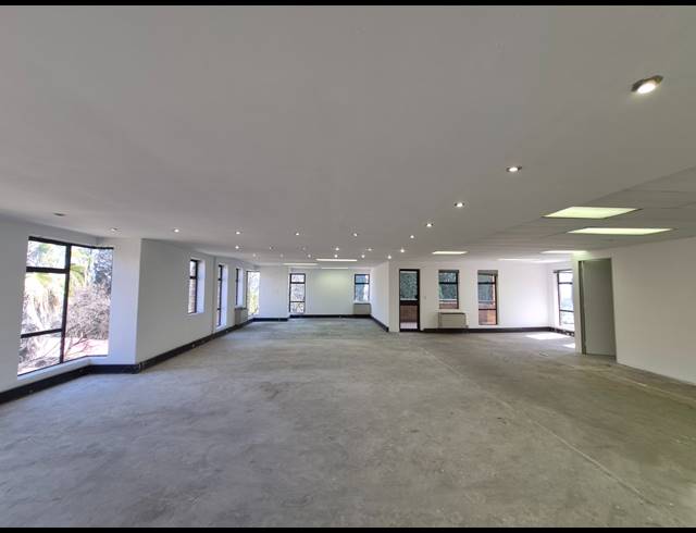 182M² OFFICE TO LET IN KRAMERVILLE